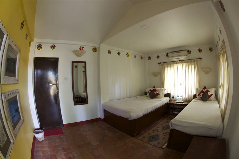 Maruni Sanctuary Lodge By Kgh Group Sauraha Exterior photo