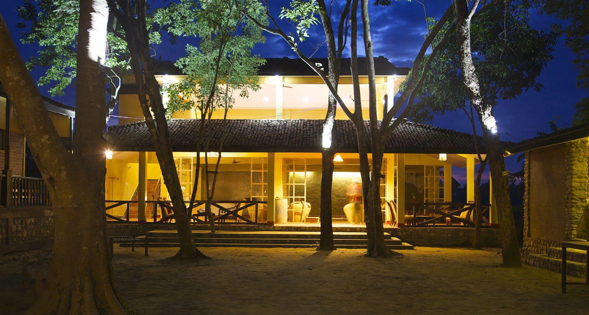 Maruni Sanctuary Lodge By Kgh Group Sauraha Exterior photo