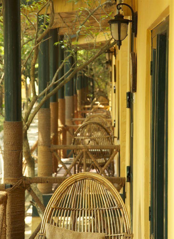 Maruni Sanctuary Lodge By Kgh Group Sauraha Exterior photo